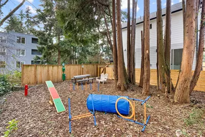 10338 Wallingford Avenue N #B, Seattle, WA 98133 - Photo 23