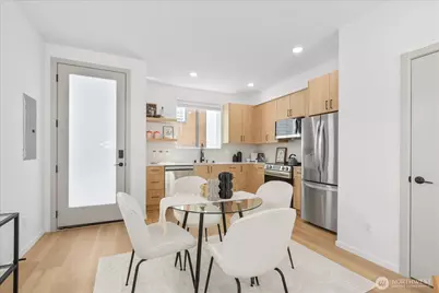 10338 Wallingford Avenue N #B, Seattle, WA 98133 - Photo 5