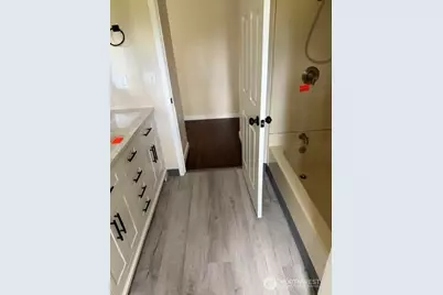 1306 Sherwood Court E, Tacoma, WA 98445 - Photo 17