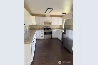 1306 Sherwood Court E, Tacoma, WA 98445 - Photo 9