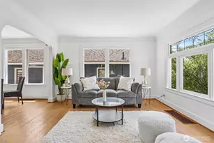 3920 Ashworth Ave N, Seattle, WA 98103 - Photo 9