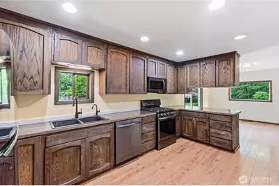 8221 308th Avenue SE, Issaquah, WA 98027 - Photo 19