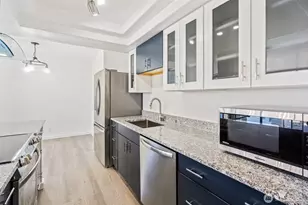 2201 3rd Ave, Seattle, WA 98121 - Photo 9
