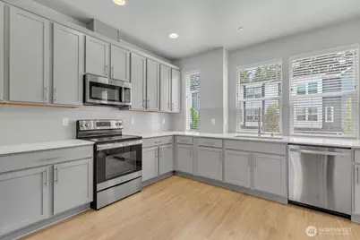 13717 Admiralty Way #H5, Lynnwood, WA 98087 - Photo 9