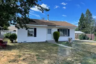 530 16th St, Bridgeport, WA 98813 - Photo 1