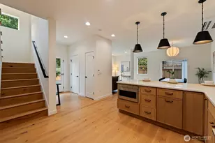 2733 NE 87th St, Seattle, WA 98115 - Photo 13