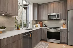 6710 36th Ave SW, Seattle, WA 98126 - Photo 13