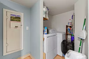9059 Carkeek Dr S, Seattle, WA 98118 - Photo 29