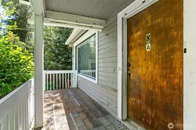 9059 Carkeek Drive S, Seattle, WA 98118 - Photo 21