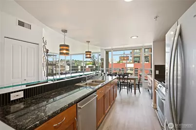2929 1st Avenue #817, Seattle, WA 98121 - Photo 5