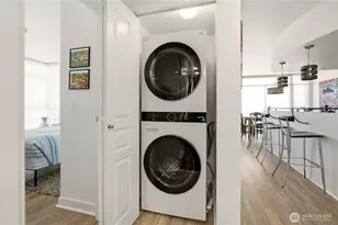 2929 1st Ave, Seattle, WA 98121 - Photo 17