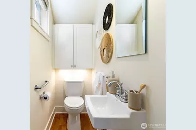 6318 5th Avenue NE, Seattle, WA 98115 - Photo 9