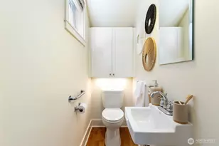 6318 5th Ave NE, Seattle, WA 98115 - Photo 9