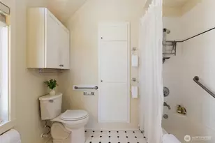 6318 5th Ave NE, Seattle, WA 98115 - Photo 13