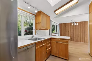 16226 NE 57th St, Redmond, WA 98065 - Photo 9