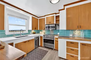 8261 Northrop Pl SW, Seattle, WA 98136 - Photo 13