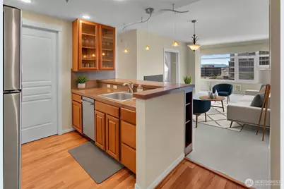 2801 1st Avenue #618, Seattle, WA 98121 - Photo 5