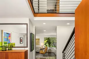 8052 Ridge Dr NE, Seattle, WA 98115 - Photo 3