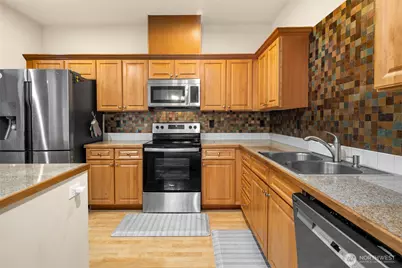 10700 SE 260th Street #E103, Kent, WA 98030 - Photo 3