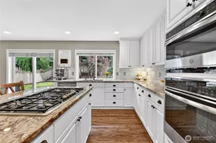 24861 NE 1st Pl, Sammamish, WA 98074 - Photo 11