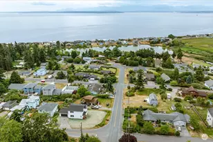 1240 Admirals Dr, Coupeville, WA 98239 - Photo 3