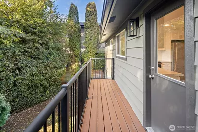 845 Kirkland Way, Kirkland, WA 98033 - Photo 3