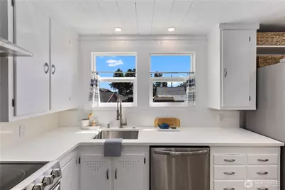 810 N Ocean Beach Boulevard, Long Beach, WA 98631 - Photo 7