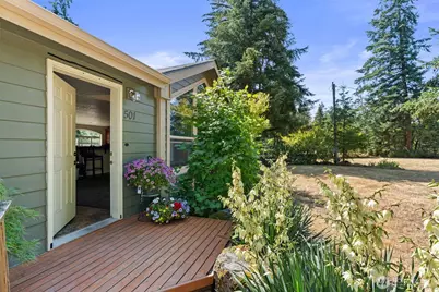 12441 133rd Avenue SE, Rainier, WA 98576 - Photo 1