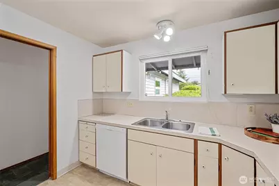 15821 14th Avenue SW, Burien, WA 98166 - Photo 15