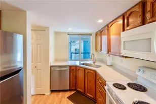 907 N 163rd St, Shoreline, WA 98133 - Photo 9