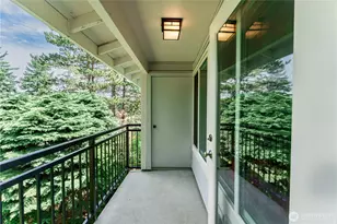 907 N 163rd St, Shoreline, WA 98133 - Photo 3