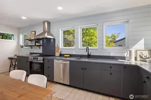 909 32nd Ave S, Seattle, WA 98144 - Photo 17