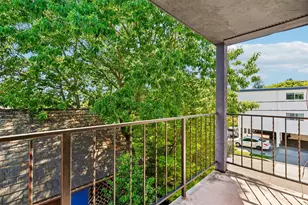 717 NW 70th St, Seattle, WA 98117 - Photo 27