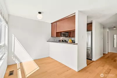 717 NW 70th Street #203, Seattle, WA 98117 - Photo 15
