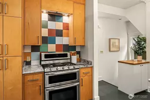 4715 Densmore Ave N, Seattle, WA 98103 - Photo 13