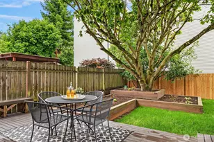 4715 Densmore Ave N, Seattle, WA 98103 - Photo 29
