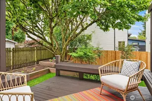 4715 Densmore Ave N, Seattle, WA 98103 - Photo 37