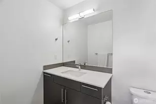 3913 SW Hudson St, Seattle, WA 98116 - Photo 5