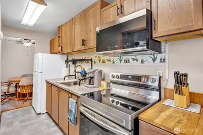 335 7th Place SE #Unit 2, Puyallup, WA 98372 - Photo 3