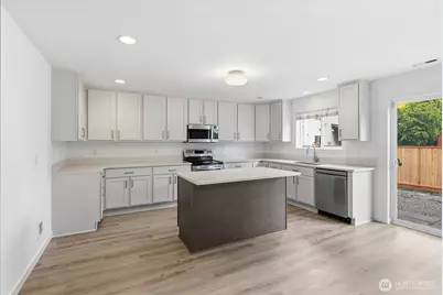 3808 S 335th Place, Federal Way, WA 98001 - Photo 3