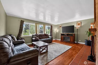 621 E Summa Street, Centralia, WA 98531 - Photo 5