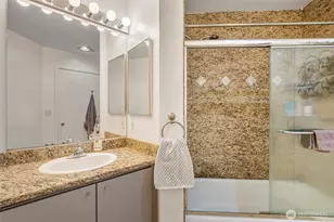 1125 E Olive St, Seattle, WA 98122 - Photo 11