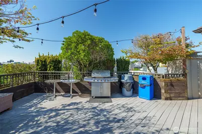 1125 E Olive Street #202, Seattle, WA 98122 - Photo 19