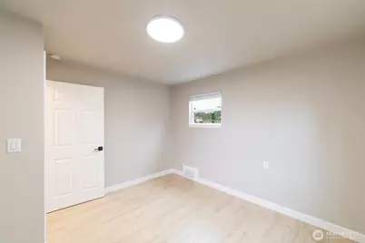 910 E Main Street, Auburn, WA 98002 - Photo 11