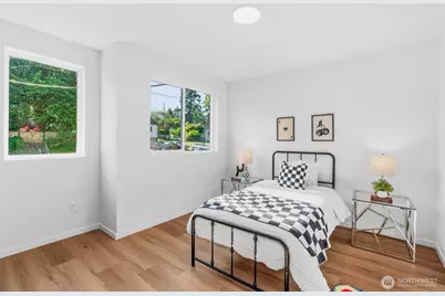10708 Linden Avenue N, Seattle, WA 98133 - Photo 23