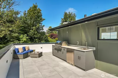 2622 Mayfair Avenue N, Seattle, WA 98109 - Photo 37