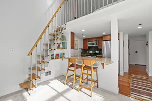 201 Galer St, Seattle, WA 98109 - Photo 11