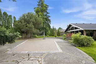 9837 Belfair Rd, Bellevue, WA 98004 - Photo 31
