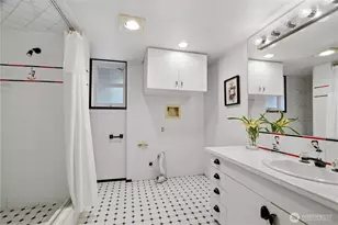 9837 Belfair Rd, Bellevue, WA 98004 - Photo 21