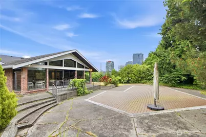 9837 Belfair Road, Bellevue, WA 98004 - Photo 25